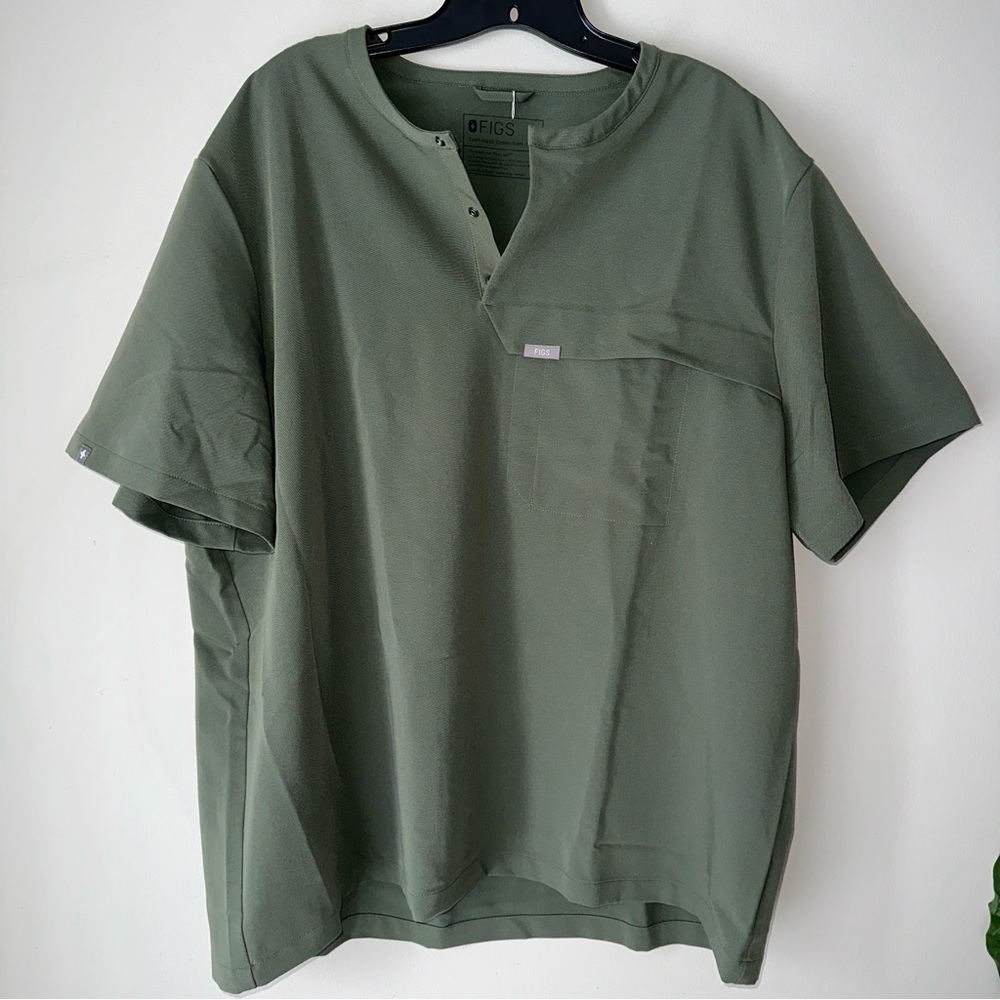 FIGS Men’s Corfield Henley Scrub Top size XXL